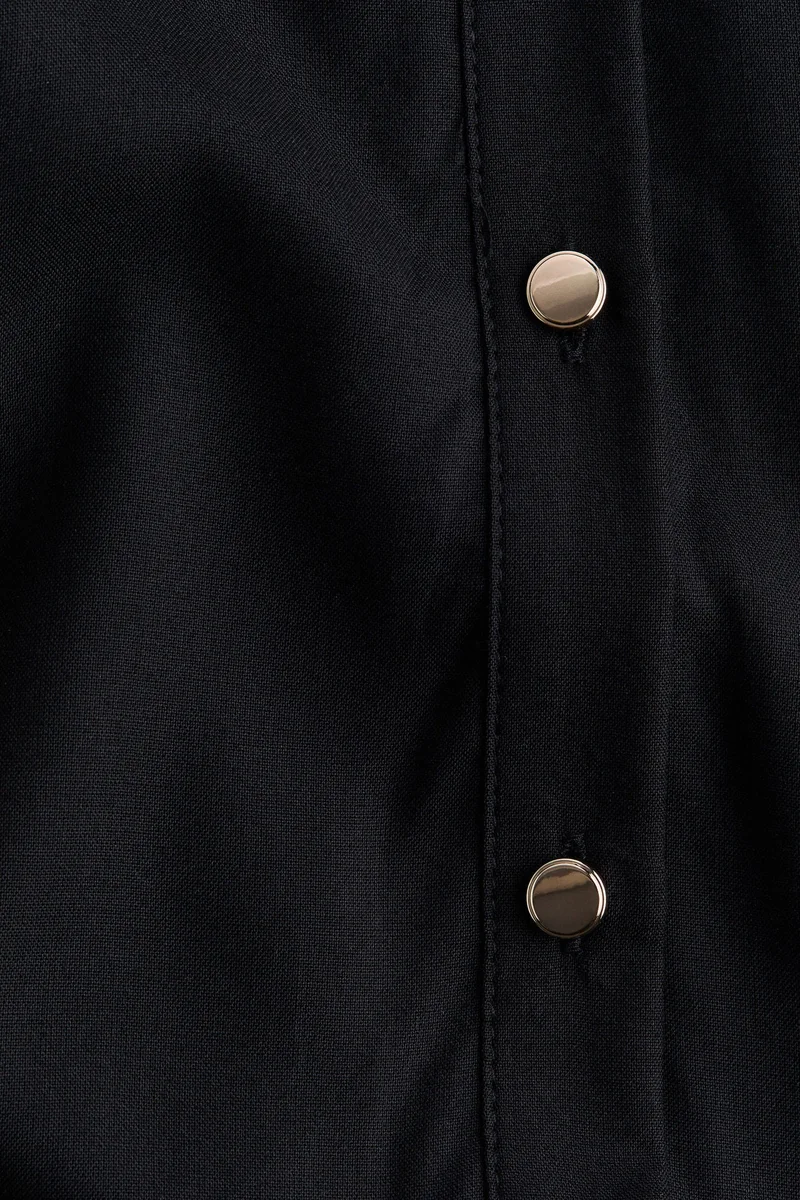 اتش اند ام فستان بتصميم قميص مع حزام بعقدة